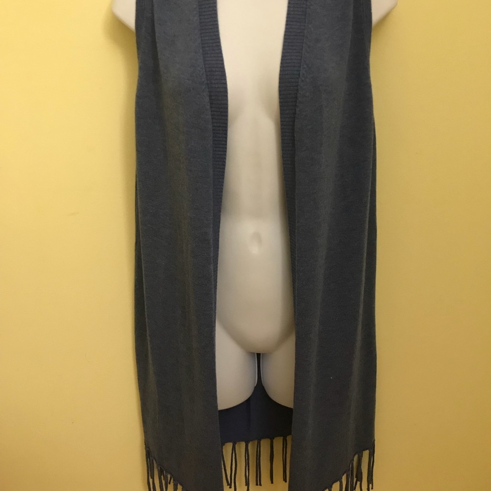 Sleeve-less Sweater